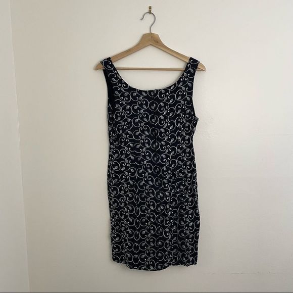 Vintage | 90s “Nu-Oz” Floral Embroidered Mini Dress - Picture 3 of 10